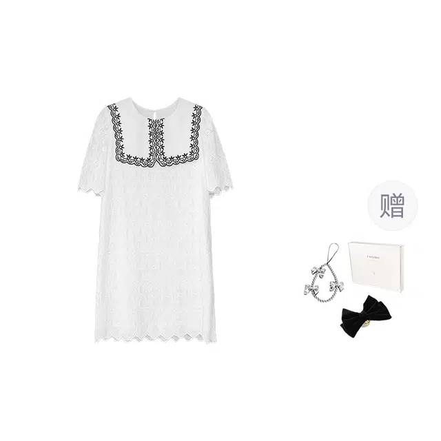 法儿家 明洞花园夏季韩系镂空蕾丝纯棉大翻领设计短袖连衣裙 女款