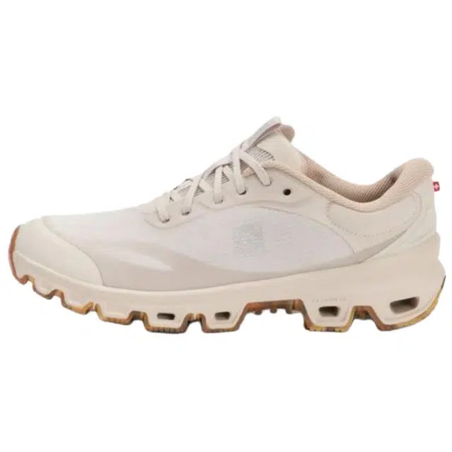 On x LOEWE Cloudventure 2.0
