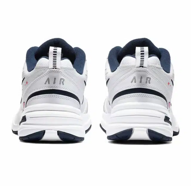 Nike Air Monarch 4