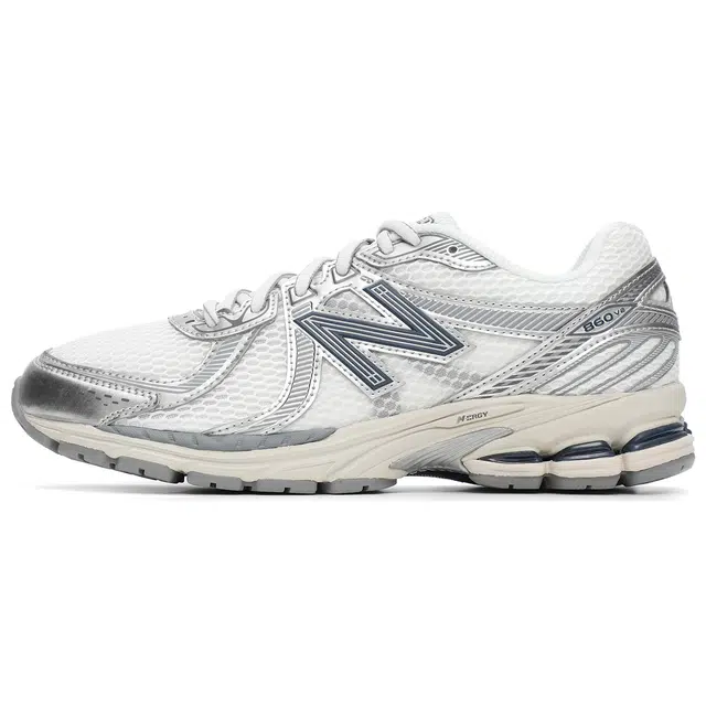 New Balance 860 Silver