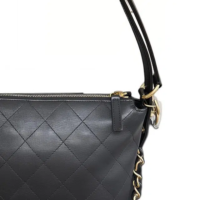 CHANEL 25S Logo Hobo