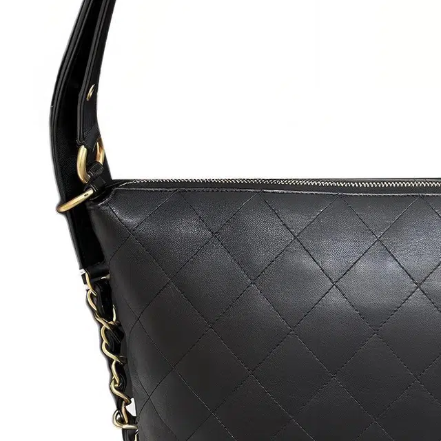 CHANEL 25S Logo Hobo
