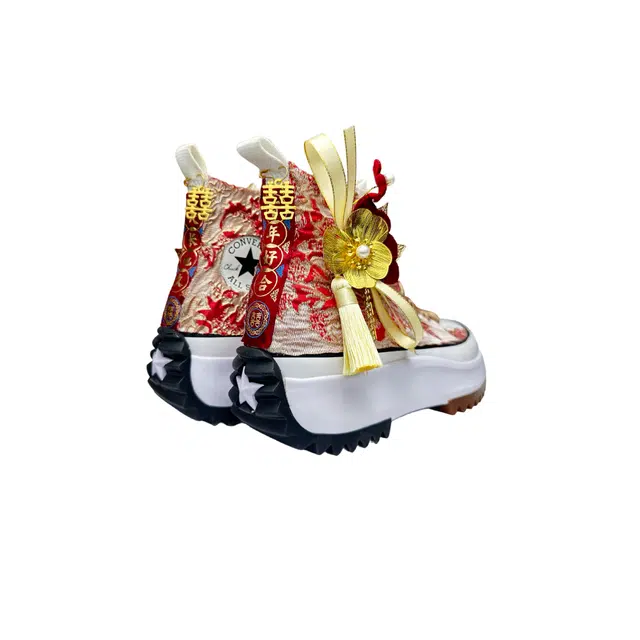 Converse Run Star Hike