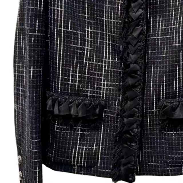 CHANEL 21B