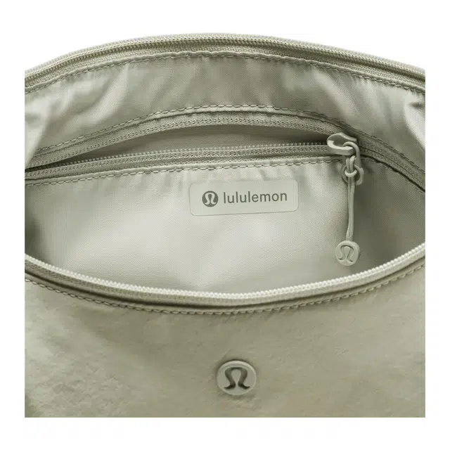 lululemon Slouchy 6L