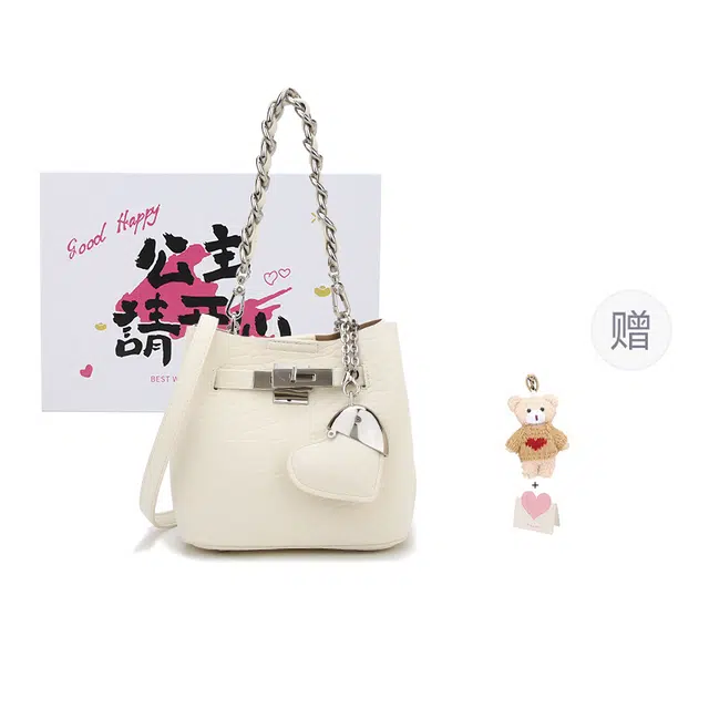 BUHOWE Matte Chain Bucket Bag