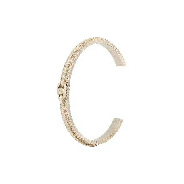 CHANEL -