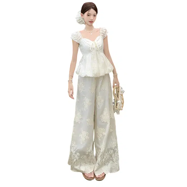 缪斯的诱惑 假日蕾丝短袖小上衣宽松绣花阔腿裤休闲套装 女款