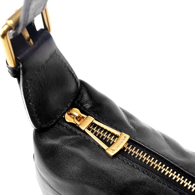 AQUASCUTUM