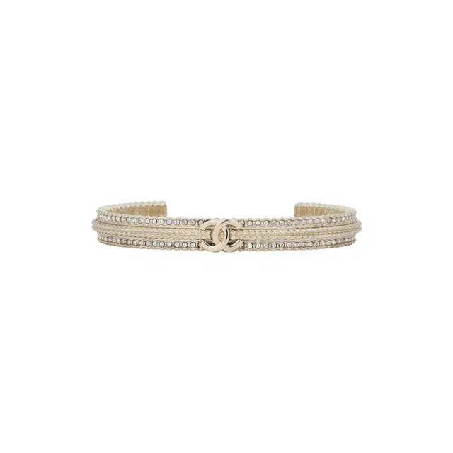 CHANEL -