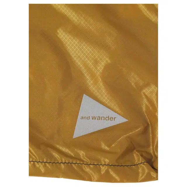 and wander Sil Sacoche 5L Logo