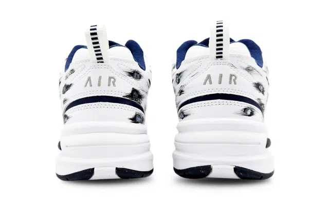 Nike Air Monarch 4