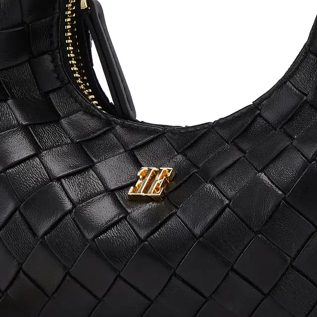 ELLE
