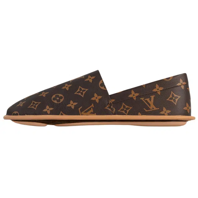 LOUIS VUITTON Traveller