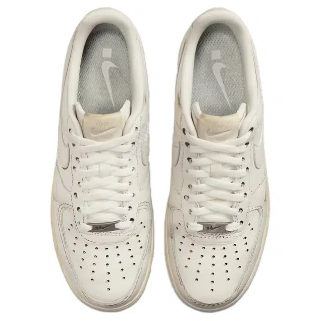 .SWOOSH x Nike Air Force 1 Low Dirty Triple White