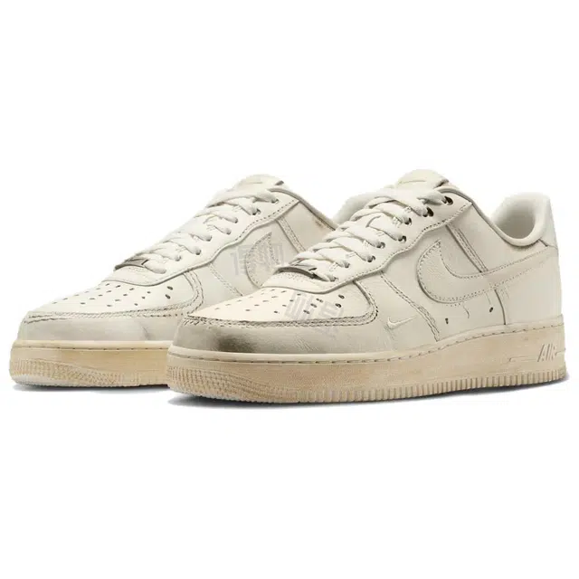 .SWOOSH x Nike Air Force 1 Low Dirty Triple White