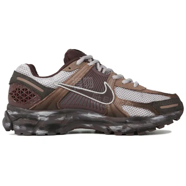 Nike Air Zoom Vomero 5