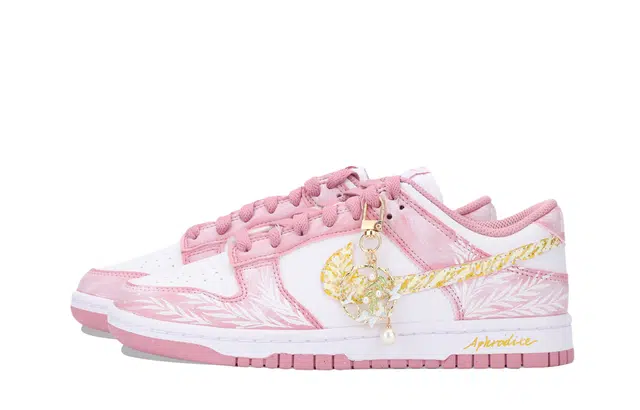 Nike Dunk "Aphrodite's Kiss"