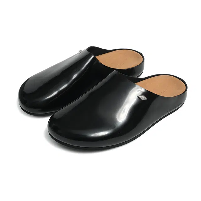 Terra Incognita Home Slippers