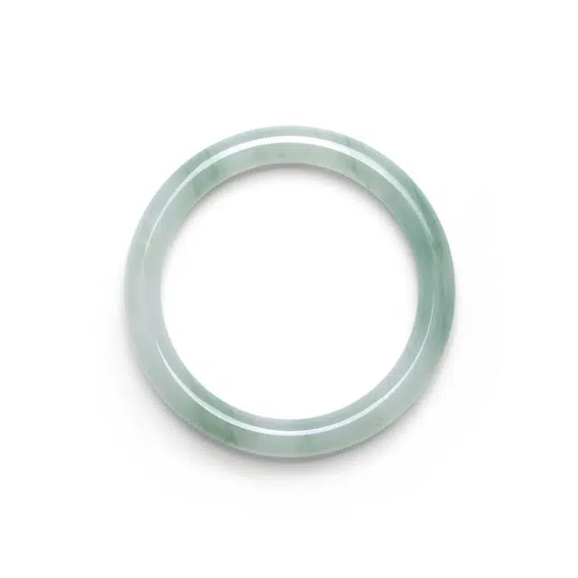 匠锁心玉 青山黛翠玉美人镯 水润清透 新中式 国潮风 汉服旗袍 时尚百搭 清冷典雅高级感 气质温婉 素圈手饰显白#好运 天山翠 手镯 女款