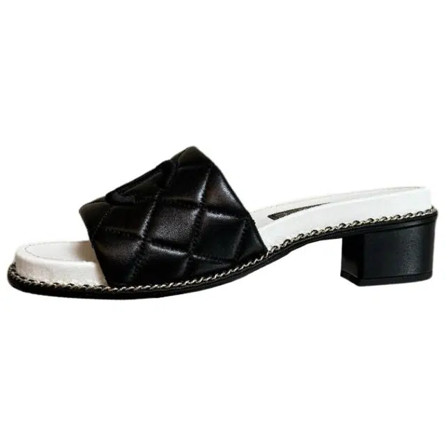 CHANEL 25P 4cm