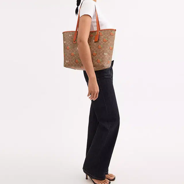 COACH City 33 Tote
