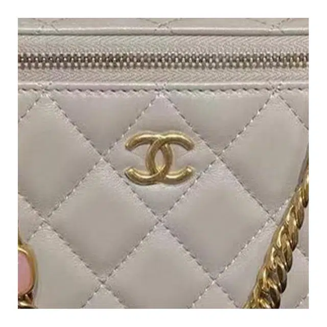 CHANEL 22B