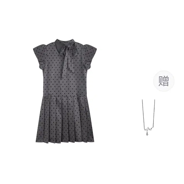 识恩 甜美学院风夏蝴蝶结设计感小飞袖收腰波点百褶短袖连衣裙 女款