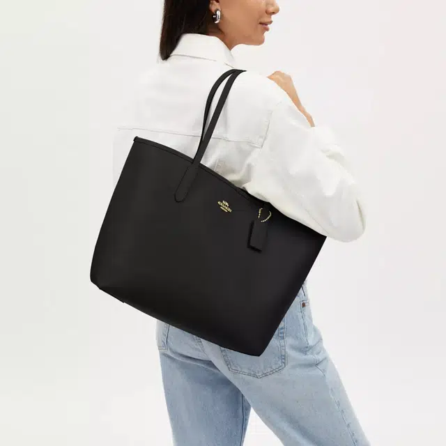 COACH City 33 Logo Tote