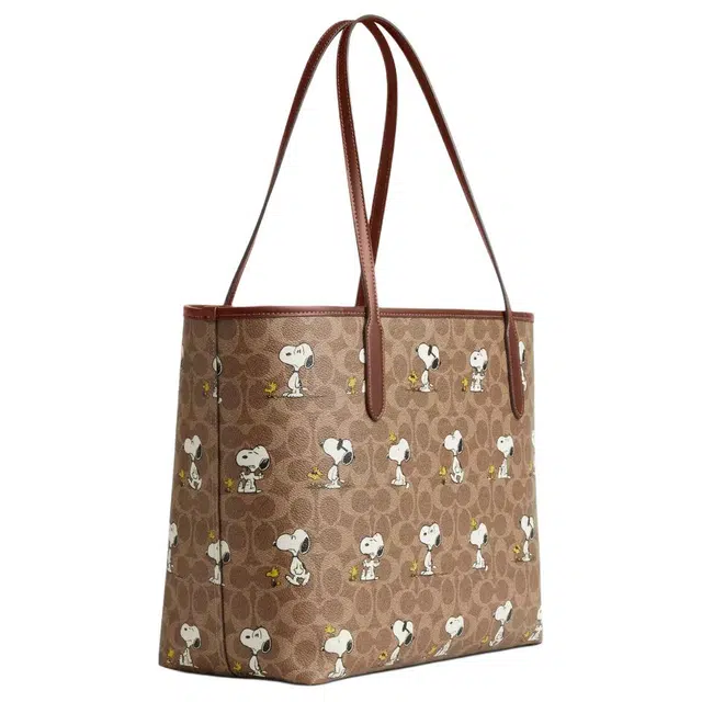 COACH x Peanuts Snoopy City 33 Tote