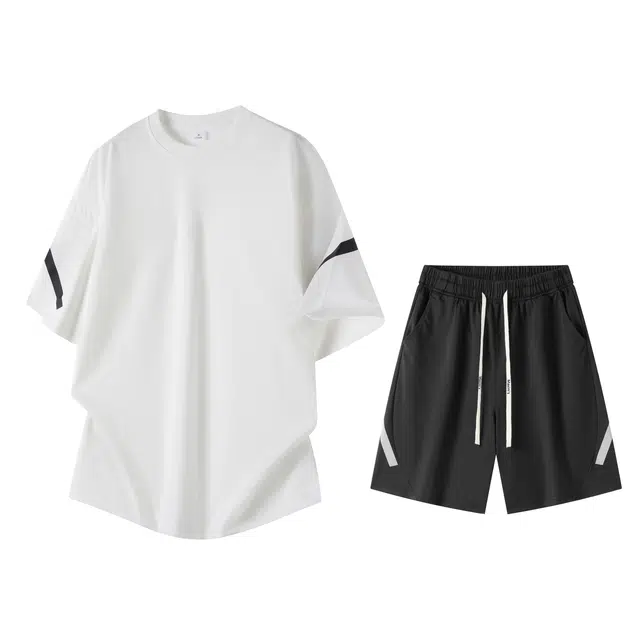 maxim's de paris Tlogo