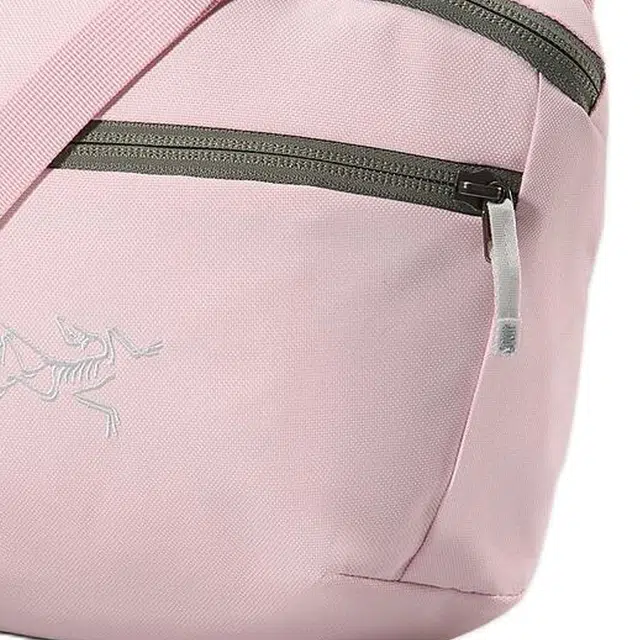 Arcteryx Mantis 2 2.5L Logo