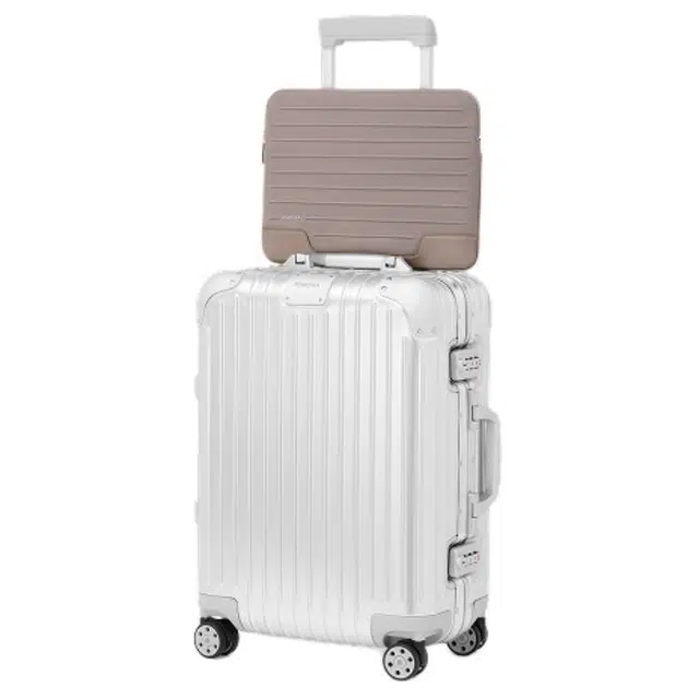 RIMOWA Never Still 5.5L