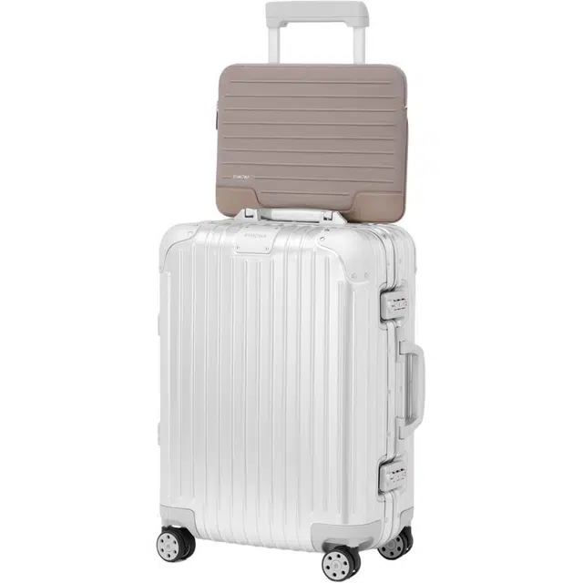 RIMOWA Never Still