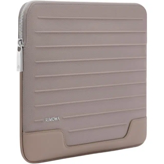RIMOWA Never Still