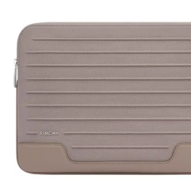 RIMOWA Never Still 5.5L
