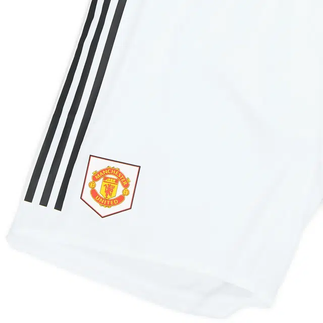 adidas 2022-23 Manchester United logo