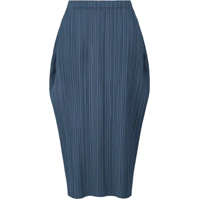 PLEATS PLEASE ISSEY MIYAKE
