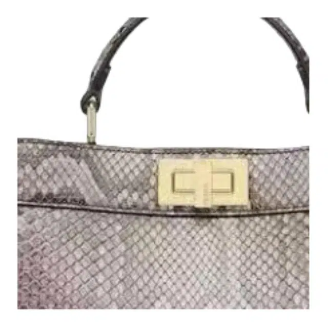FENDI Peekaboo ISeeU