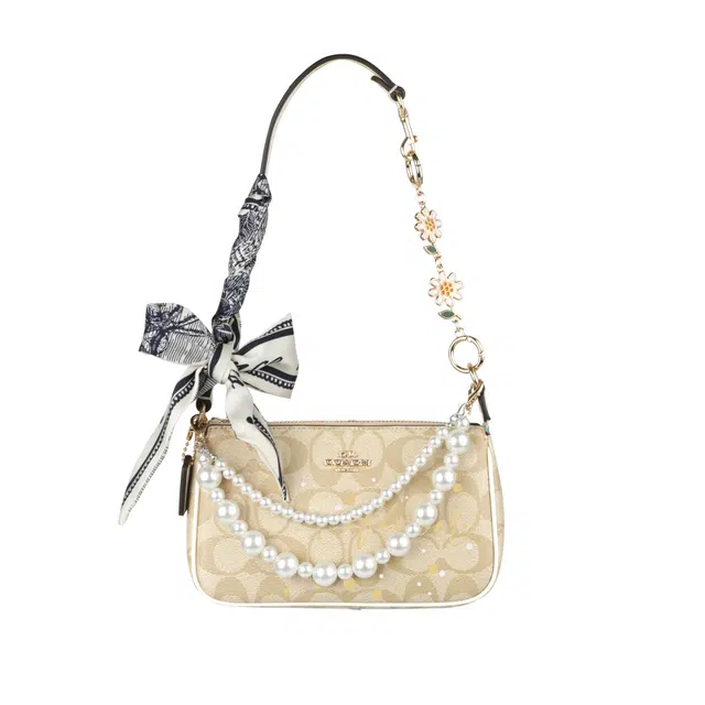COACH Nolita 19 Logo PVC