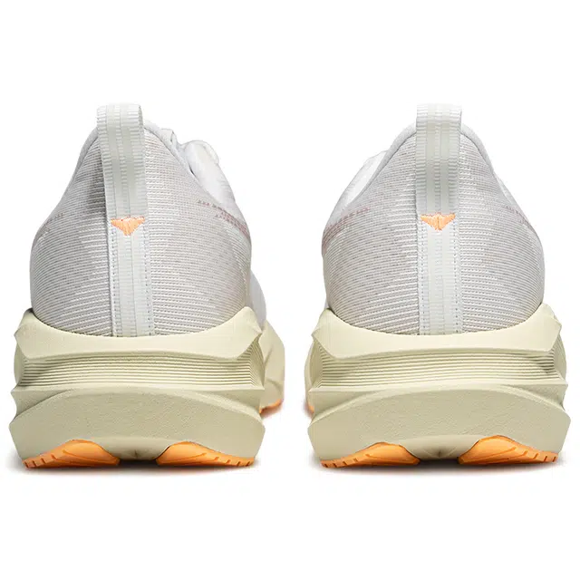 Asics NOVABLAST 5