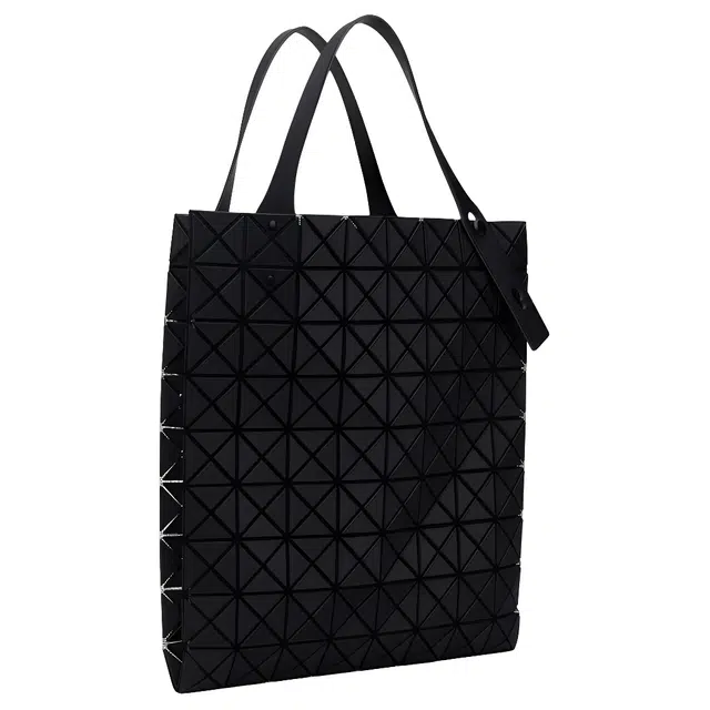 ISSEY MIYAKE