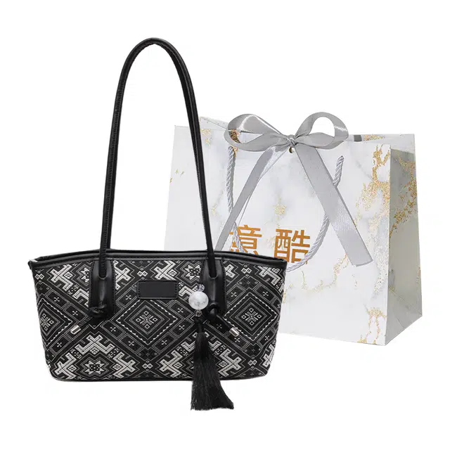 意酷 刺绣时尚百搭小众设计 布 单肩包 女款 多色