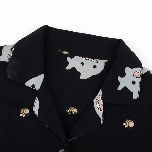 俏韵 翻领卡通蜜蜂鲨鱼家居服可外穿短袖三分裤睡衣套装 男女同款