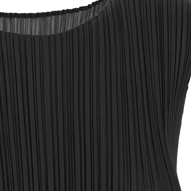PLEATS PLEASE ISSEY MIYAKE T