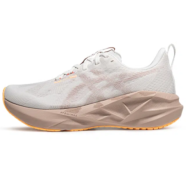 Asics NOVABLAST 5