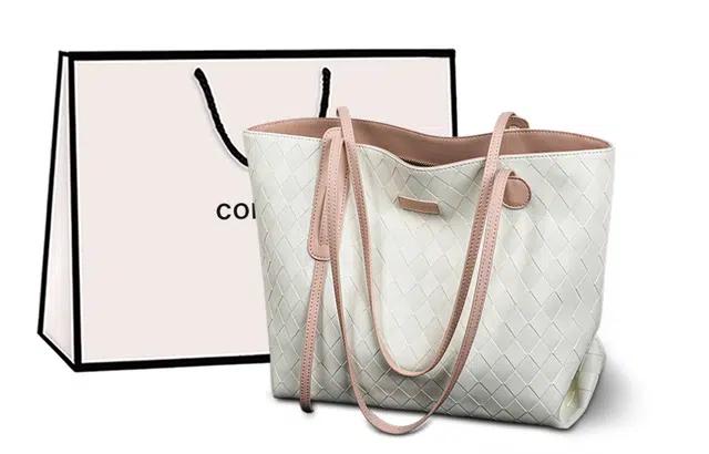 COMELY Tote