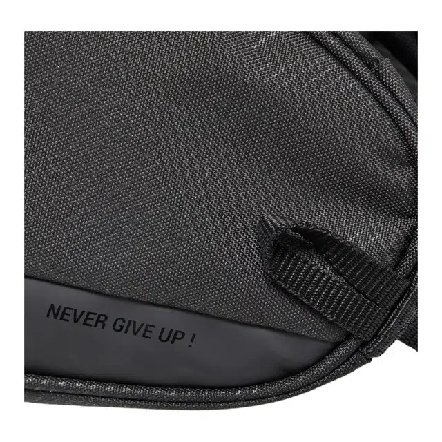 DECATHLON Artengo 65L Logo