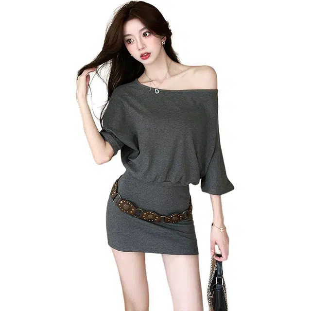 水中花 性感斜肩修身纯色气质短袖连衣裙 女款