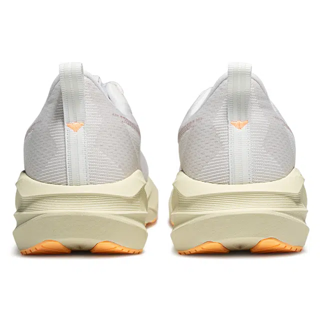 Asics NOVABLAST 5